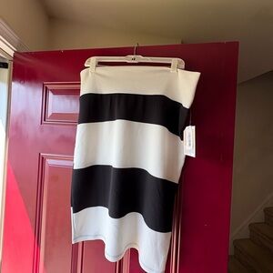 LuLaRoe Black and White Asymmetrical Pencil Skirt